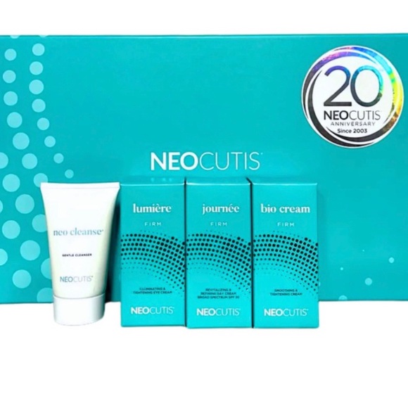 Neocutis Daily Essential Kit: Neo Cleanse, Journee Firm, Lumiere Firm, Bio Cream - Picture 2 of 7
